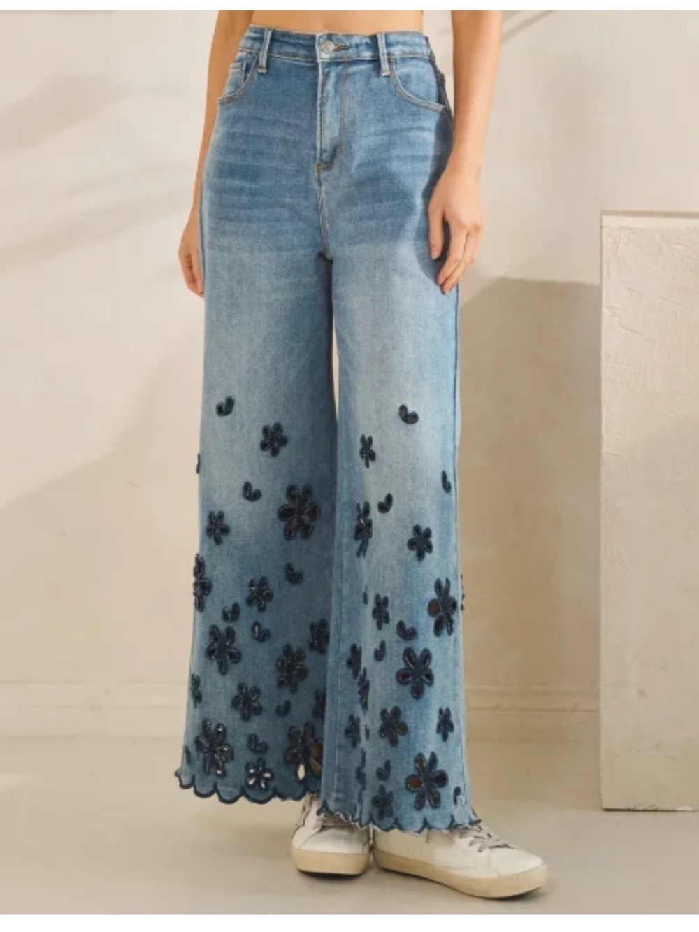 Oli & Hali Light Blue Wide-Leg Jeans with Dark Blue Floral Appliqué - Picture 2 of 3